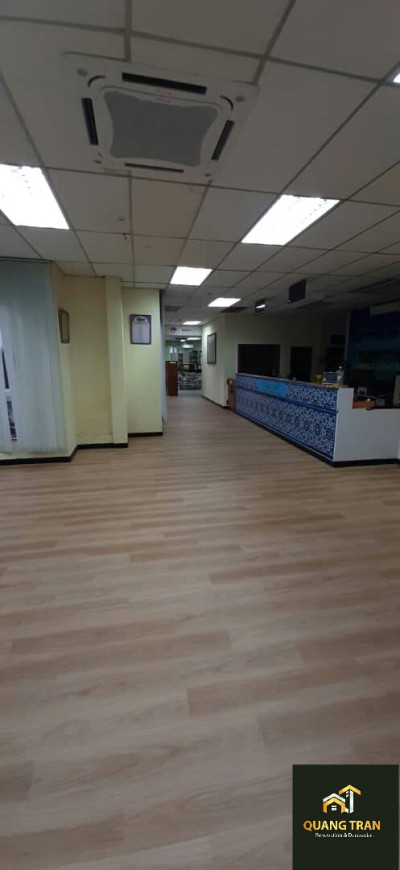 CÔNG TRÌNH THI CÔNG SÀN NHỰA HÈM KHÓA SPC 4mm QUANGTRAN - VĂN PHÒNG