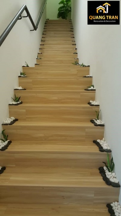 Thi công cầu thang dán tấm Vinyl
