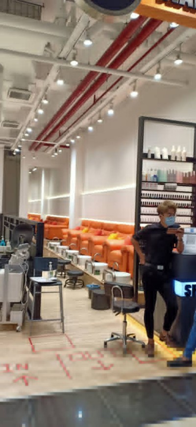 Công trình Thi công Sàn Nhựa Vinyl Giả Gỗ Quang Tran- Spa : Hair show Nail