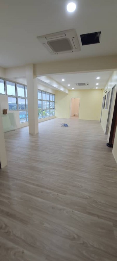 HOÀN THIỆN 200M2 CÔNG TRÌNH VĂN PHÒNG OFFICE: CUNG CẤP VÀ THI CÔNG SÀN NHỰA HÈM KHÓA SPC 4MM GIẢ GỖ ĐẸP CHẤT LƯỢNG QUANG TRAN 